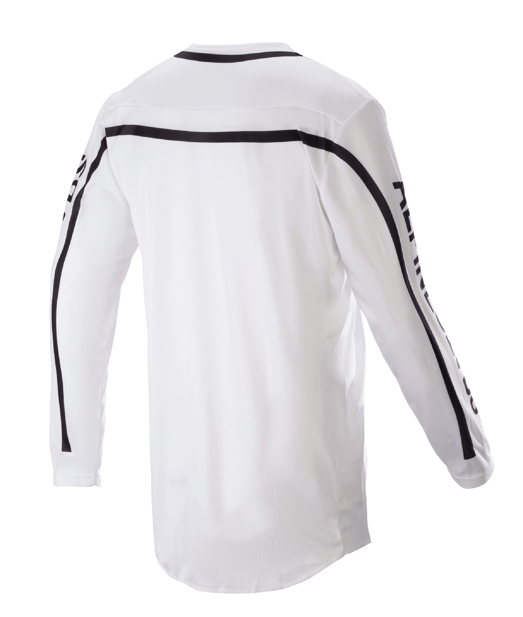 Alpinestars 2023 Racer Found Jersey, motocross-trøje, hvid, set bagfra med sorte striber over skuldre og ærmer, forlænget bagstykke for bedre dækning, letvægts poly-stofkonstruktion