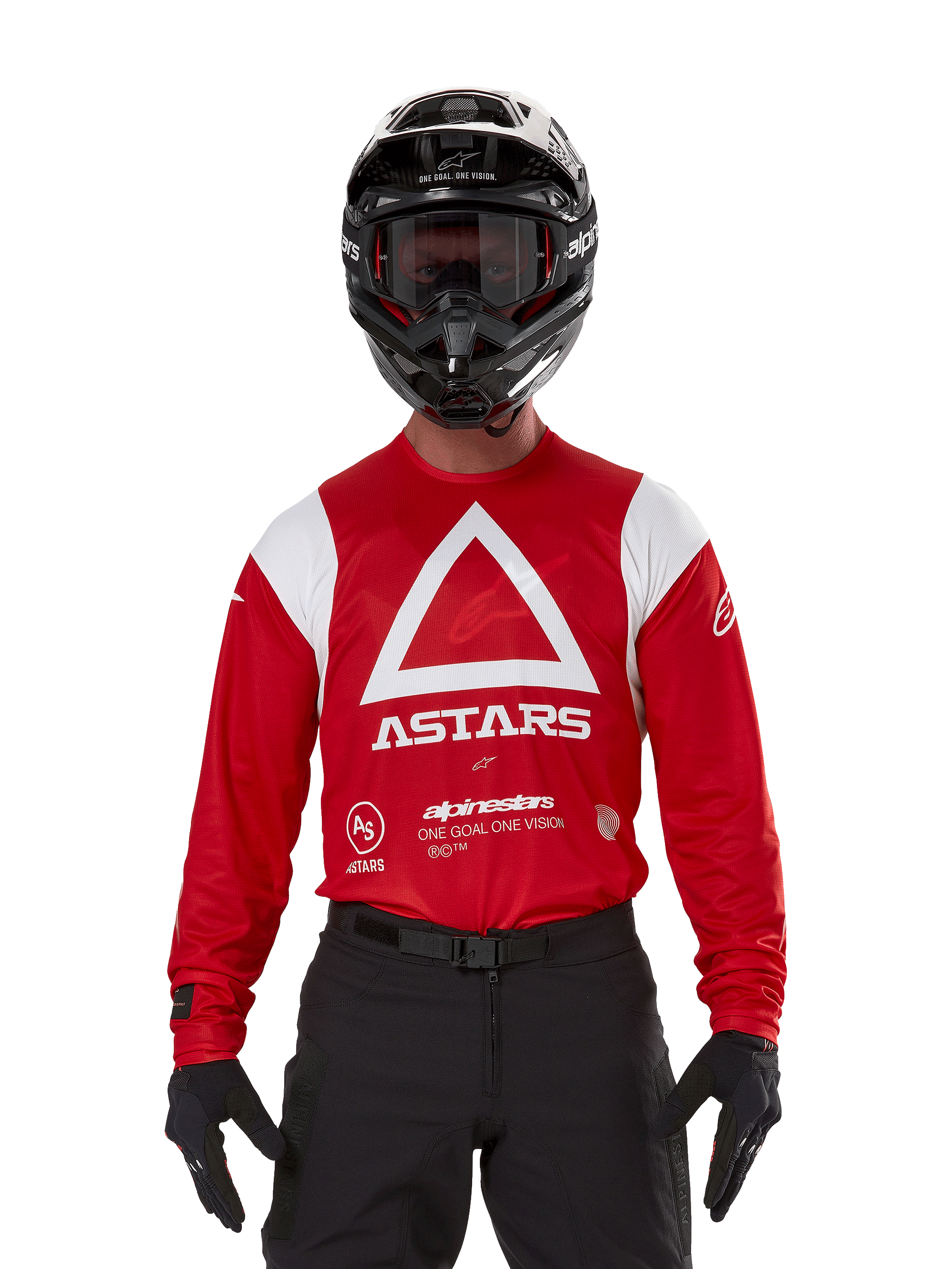 Motocross-kører iført Alpinestars Techdura trøje, stærk rød med hvid grafik, med en stor hvid trekant og ASTARS-logo på brystet, kombineret med en sort hjelm, sorte briller og sort køreudstyr, koordineret sæt til enduro og off-road kørsel