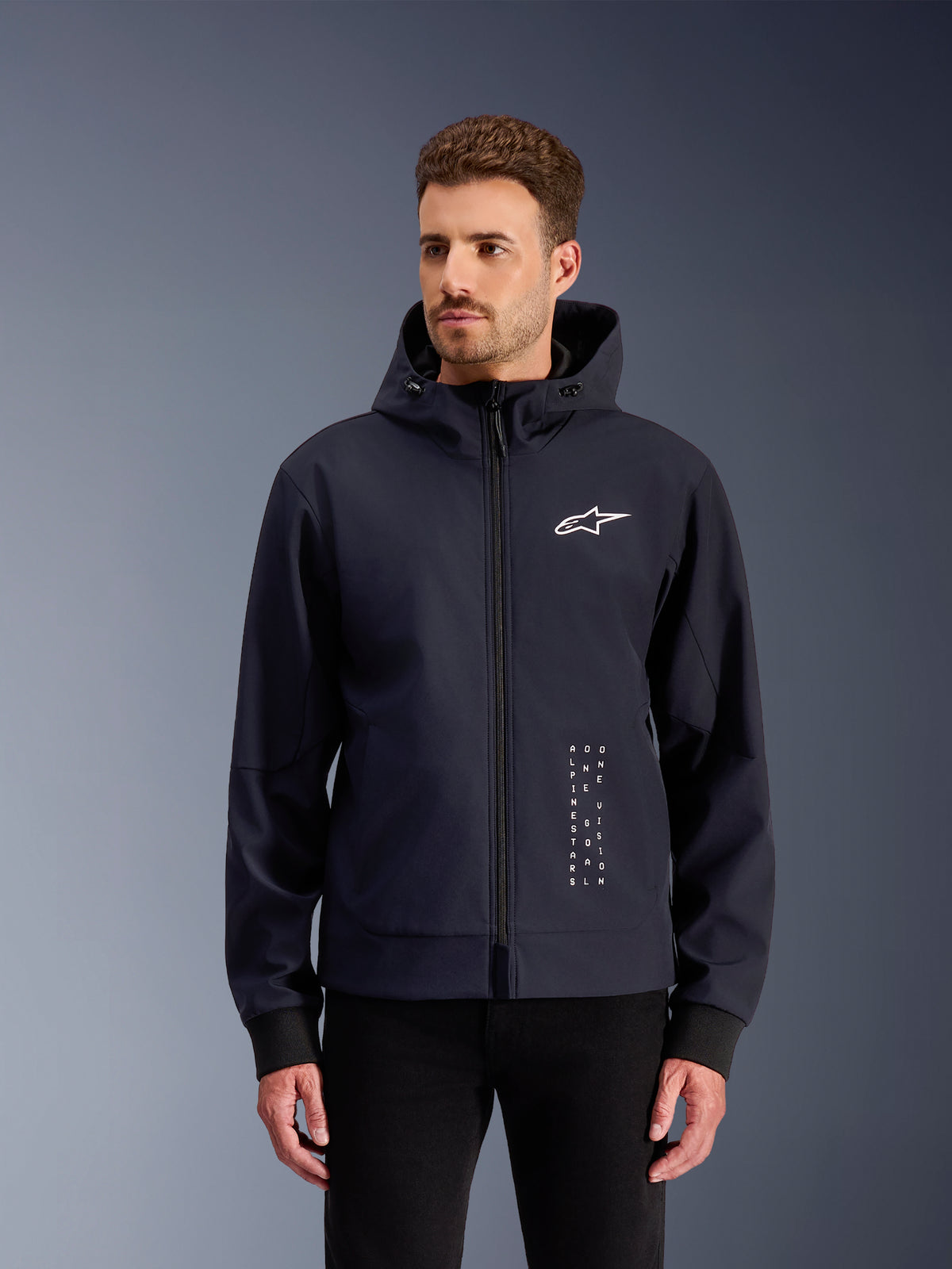 Alpinestars Radium Tech hættetrøje, sort og hvid vindtæt urban motorcykeljakke til mænd, let 3L tech-skal.