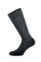 Alpinestars ZX V4 strømper, sorte autoracing-strømper, sømløs teknisk konstruktion, læglængde med ribbede kompressionszoner og forstærket hæl og tå, brandhæmmende aramidisk materiale til motorsport