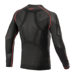 Alpinestars Ride Tech V2 Langærmet Top Summer, motorcykel-baselayer, sort og rød, set bagfra med kropskortlagt konstruktion med åbne mesh-indsatser, røde flade sømme og rødt Alpinestars-logo på rygkraven, teknisk underlag til varmt vejr.