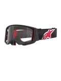 Alpinestars Supertech Corp Goggles, sort og rød ramme med klar linse, sort justerbar rem med et stort rødt og hvidt stjerne-logo, professionelle motocross-briller designet til off-road racing