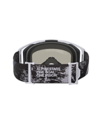 Alpinestars Vision 8 Lahnd Goggles, motocross-briller, Iron Camo og Mirror Silver, set bagfra med justerbar rem med 'ONE GOAL. ONE VISION.' tekst, camouflagemønster med hvide og grå steldetaljer
