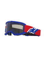 Alpinestars Vision Sand Goggles, motocross-briller, blå ramme med mørk røgfarvet linse, rød rem med blå og hvidt logo, off-road øjenbeskyttelse med specialiseret ventilationsskum til ørkenkørsel