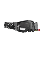 Alpinestars Vision 8 Corp Goggles, motocrossbriller med roll-off-system, sort og klar, med gennemsigtige filmbeholdere, klar linse og en bred sort rem med et stort hvidt Alpinestars-logo