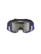 Alpinestars Vision 8 Corp Goggles, motocrossbriller med lilla ramme og lysgrå spejlsølv-linse, A-FLEX letvægtskonstruktion, RAM-AIR ventilation, "ONE GOAL. ONE VISION." branding på linsen, lilla rem, professionel off-road øjenbeskyttelse
