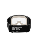 Alpinestars Vision 5 Corp Goggles, motocrossbriller, sort og klar, set bagfra, der viser den sorte rem med hvid 'ALPINESTARS ONE GOAL. ONE VISION.' branding, lysegråt ansigtsskum og klar anti-dug linse