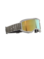 Alpinestars Vision 5 Hollow Goggles, motocross-briller, hvid ramme med Wind Mirror Gold reflekterende linse, grå vævet rem med tydelig Alpinestars-typografi, har "One Goal. One Vision."-tekst på linsen, professionelle briller til terrænkørsel