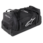 Alpinestars Komodo Rejsetaske, rummelig udstyrstaske, sort med hvide Alpinestars-logoer, med kraftige hjul, forstærkede håndtag og flere rum med lynlås til organiseret opbevaring af racerudstyr