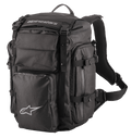 Alpinestars Rover Overland rygsæk, adventure touring-rygsæk, sort, hvidt Alpinestars-branding, flere rum med lynlås og kompressionsstropper, polstrede mesh-skulderstropper og ergonomisk sele, holdbart tekstildesign til langdistance-motorcykelrejser