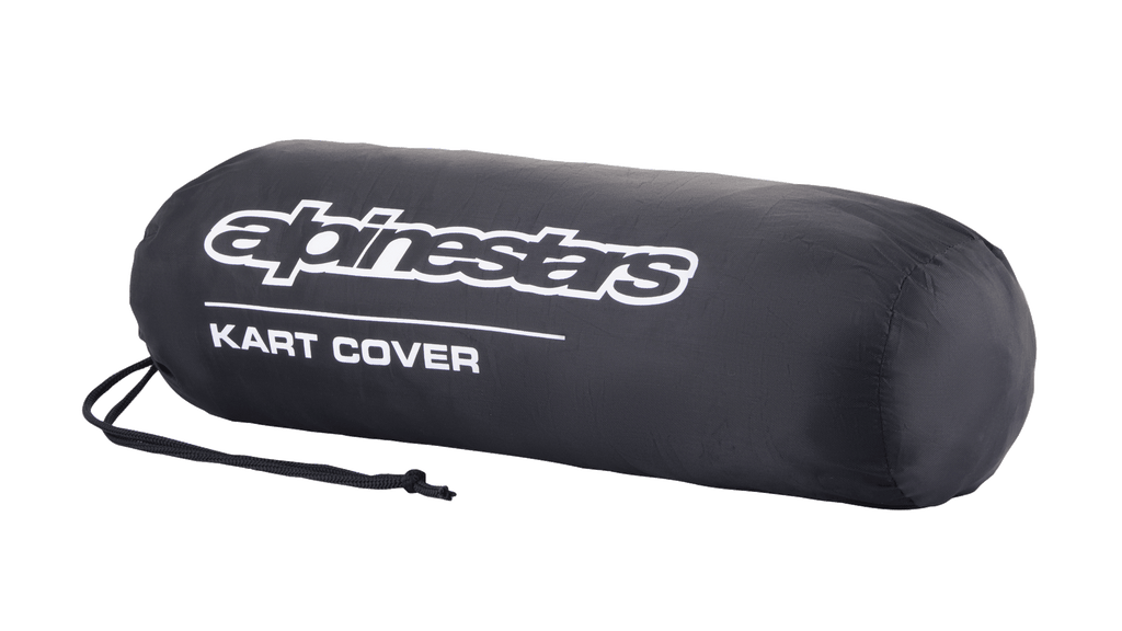 Alpinestars Kart Cover opbevaringstaske, sort, med hvidt Alpinestars-logo og 'KART COVER'-tekst, cylindrisk form med snorelukning, kompakt og bærbart design til motorsportudstyr
