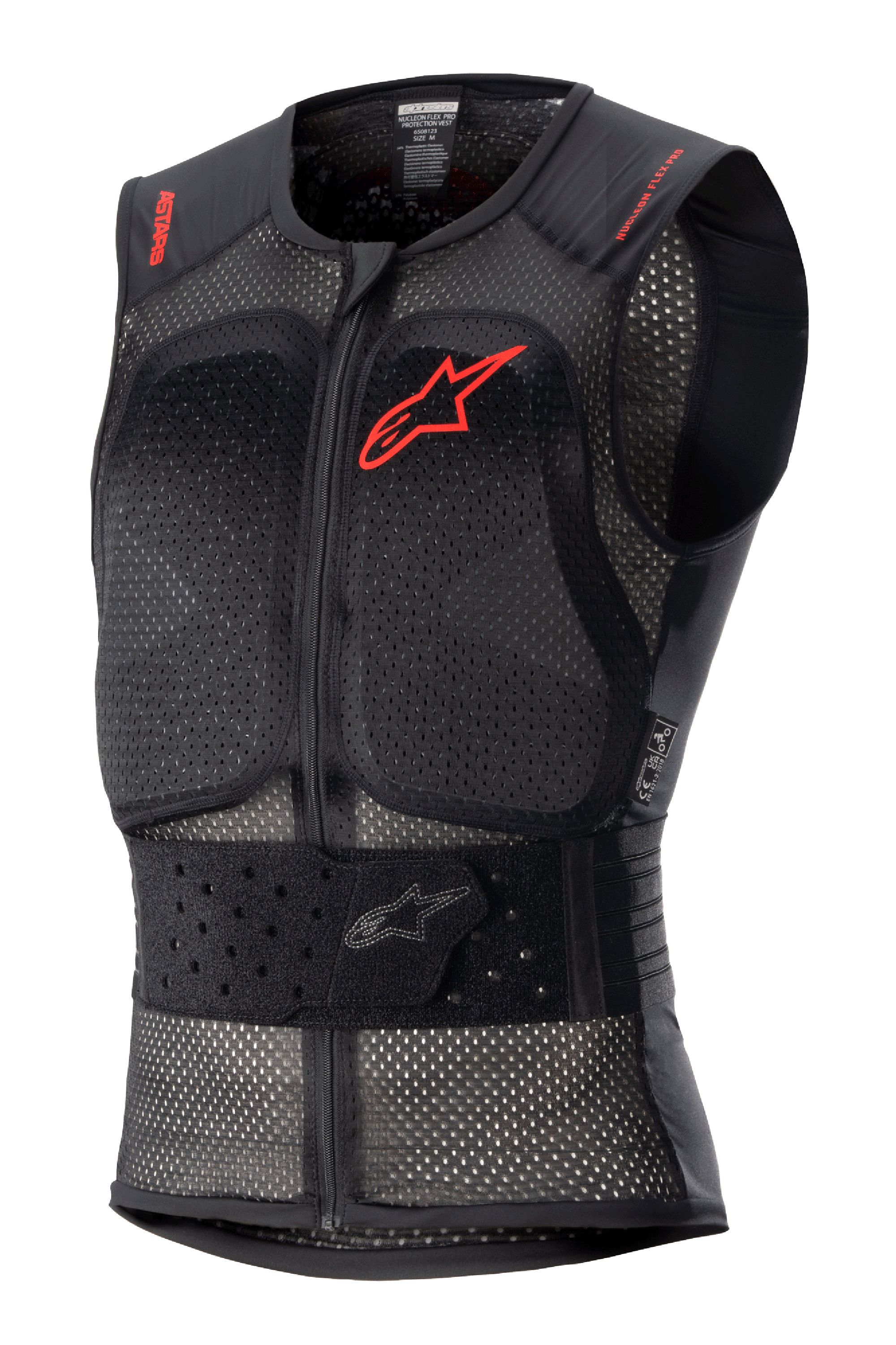 Alpinestars Nucleon Flex Pro beskyttelsesvest, sort ærmeløs kropsbeskyttelse til motorcykel, perforeret mesh-chassis for luftgennemstrømning, rødt Alpinestars-logo på brystet og rød tekst på skuldrene, justerbart elastisk taljebælte, lynlås foran, CE Level 2 certificeret ryg- og brystbeskyttelse