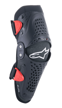 Alpinestars Youth SX-1 knæbeskyttere, motocross-knæbeskyttere, sort og rød, med perforerede ventilationshuller, dobbeltleddet hængselsystem, justerbare stropper med røde spænder, hvidt stjernelogo, off-road motorcykelbeskyttelse til unge