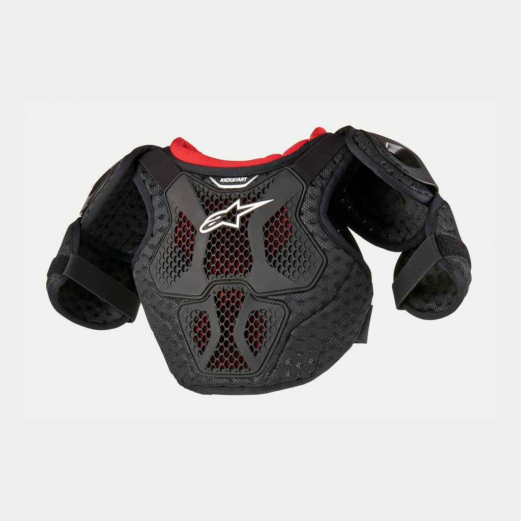 Alpinestars Youth Bionic Action Kickstart brystbeskytter, motocross brystbeskytter, sort og rød, med halvstive TPR-plader med ventileret honeycomb-mesh, hvidt Alpinestars-logo og beskyttende skulder- og bicepsbeskyttere.