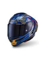Alpinestars Supertech R10 Martinator Thai-hjelm, blank blå kulfiber racerhjelm med guldgrafik og mørkt visir.