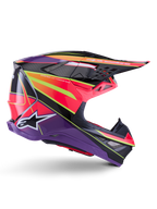 Alpinestars Supertech M10 Era hjelm, motocross-hjelm, pink violet og gul fluo blank, sideprofil, med en multi-komposit carbonskal med levende geometriske mønstre, integrerede ventilationsporte og hvidt Alpinestars-logo, designet til elite off-road præstation