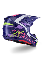 Alpinestars S-M7 Deed hjelm, motocrosshjelm, Purple Pink Glossy, set skråt bagfra med hvide og limegrønne detaljer, markant lyserødt Alpinestars-navnetræk og stjernelogo, aerodynamisk kompositskal-design til off-road præstation