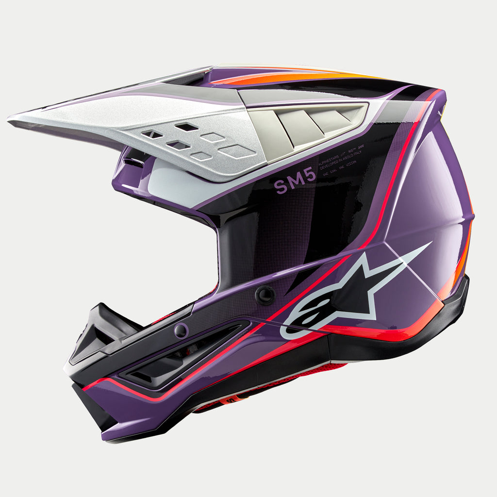 Alpinestars S-M5 Sail-hjelm ECE, motocross-hjelm, violet, sort og sølv blank, sideprofil med sølvfarvet skygge, sort sidepanel med 'SM5'-tekst og hvidt Astar-logo, aerodynamisk skal med ventilationsåbninger til off-road racing