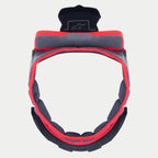 Alpinestars Supertech R10 kronepude, indvendig udskiftningspolstring til hjelm, gråt blødt stof med rød kant og sorte monteringsfaner, cirkulært design til S-R10 hjelme, med broderet stjernelogo på den øverste fane.