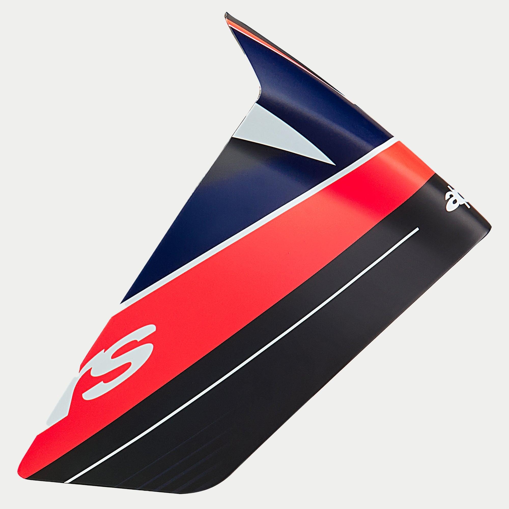 Alpinestars Supertech R10 Team Race Spoiler, hjelmtilbehør, sort carbon, rød fluo og mat mørkeblå, aerodynamisk vingedesign med hvid logografik, erstatningskomponent til motorcykelracerhjelme