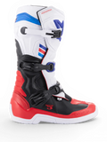 Alpinestars Tech 3 motocrossstøvler, hvide og knaldrøde med mørkeblå detaljer, sort TPU-beskyttelse og lukning med tre spænder, set fra siden