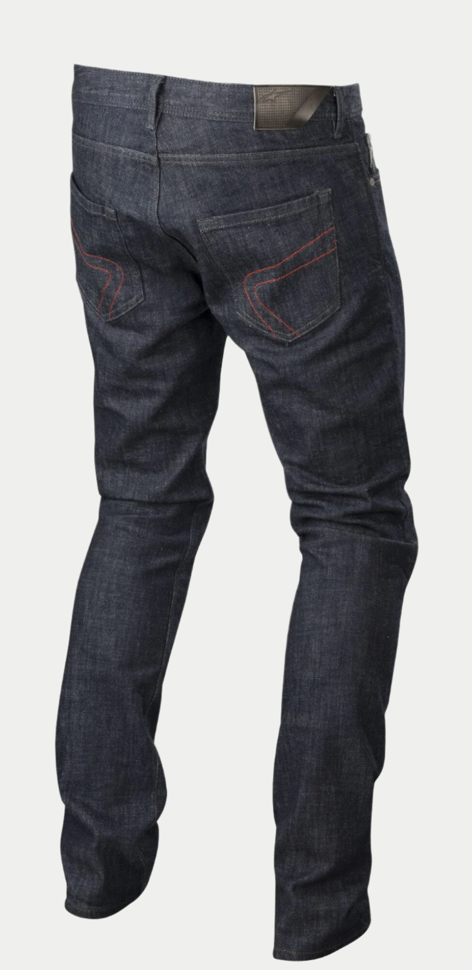 Alpinestars Copper Denim bukser, urban motorcykeljeans, mørkeblå og rød, set bagfra med dekorative røde syninger på baglommerne, læderlap ved bæltet, regular straight fit