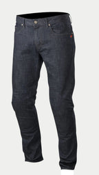 Alpinestars Copper Denim bukser, motorcykeljeans, mørkeblå, regular straight fit, klassisk fem-lomme design med lille rød logo-detalje på lommen, forformet benkonstruktion til bykørsel