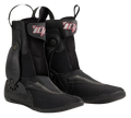 Alpinestars Tech-10 aftagelig indersko, sorte motorcykelstøvlefoer, rødt og hvidt Tech-10-logo, tekstureret stof med syntetiske paneler, justerbare remme med metaltrykknapper, trækstropper foran og bagpå