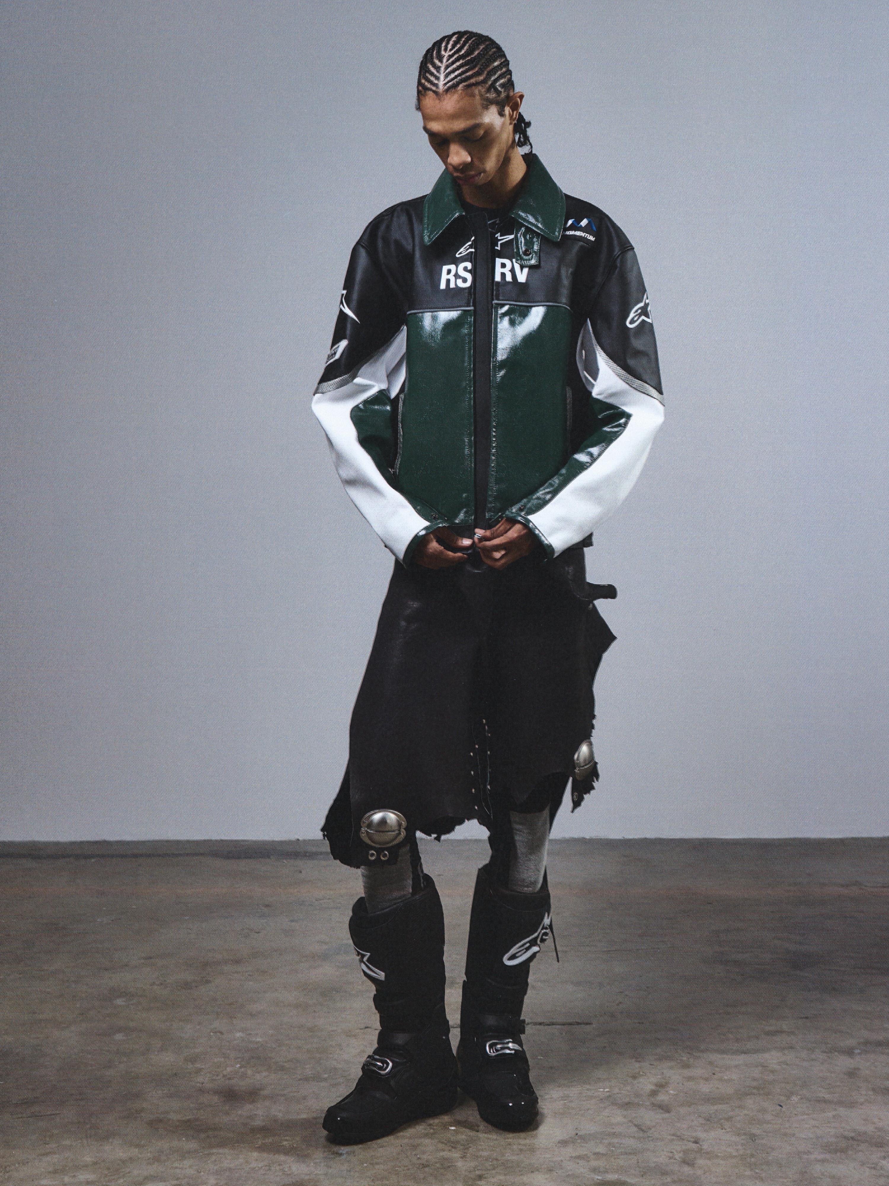 Alpinestars RSRV Alloy læderjakke, dame motorcykeljakke, grøn, sort og hvid, blank finish med logoer, premium læder, urban streetwear design med RSRV-tekst
