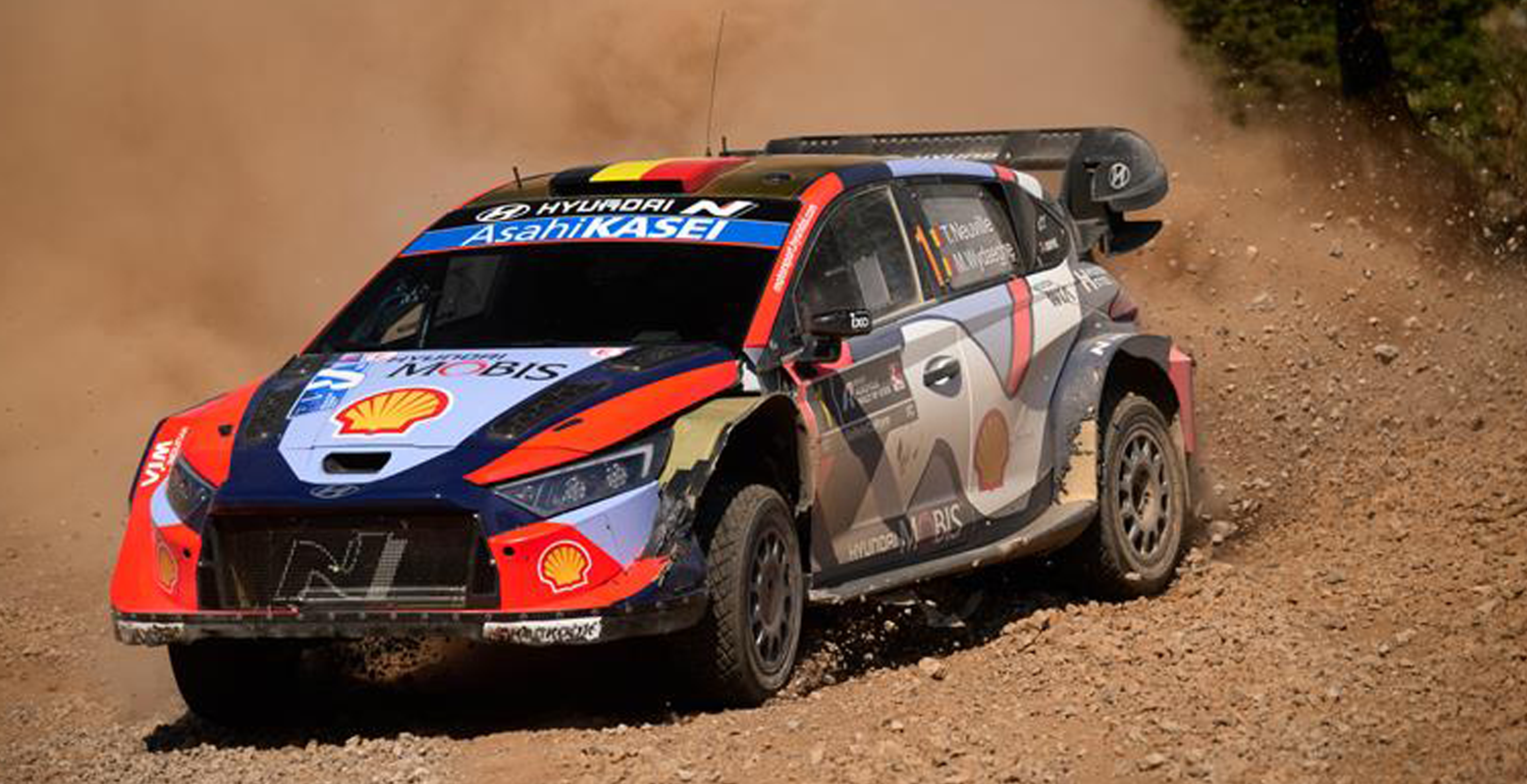 Thierry Neuville driving his Hyundai