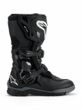 Alpinestars Corozal V2 Adventure Drystar® støvler, sort, robust adventure-motorcykelstøvle med hvide Alpinestars-logoer på skinnebenet og hælen, to justerbare polymerspænder, holdbar konstruktion i flere materialer designet til kørsel i alt terræn